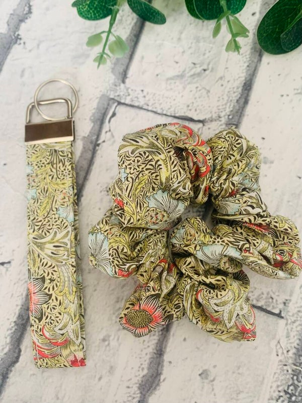 Wristlet Keyring & Scrunchie Set