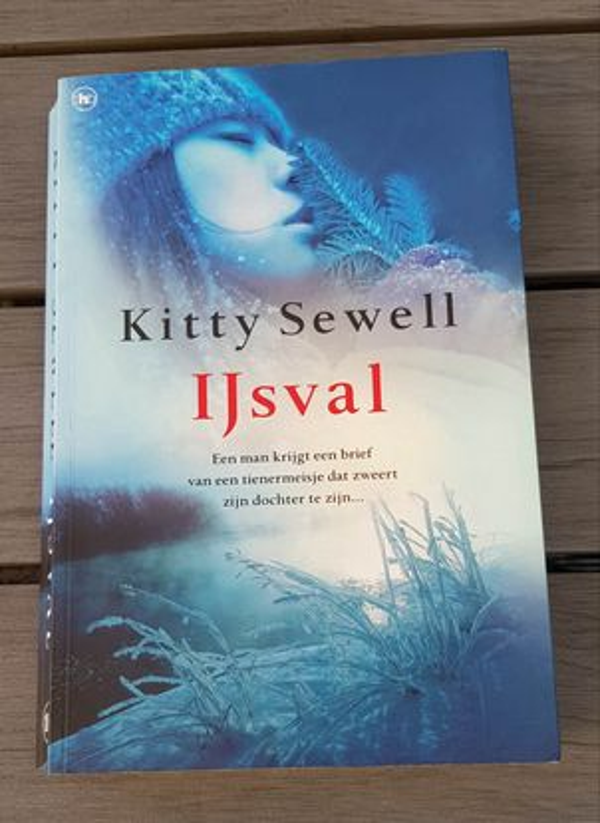 Kitty Sewell - IJsval