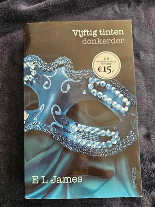 E.L. James - Vijftig tinten donkerder