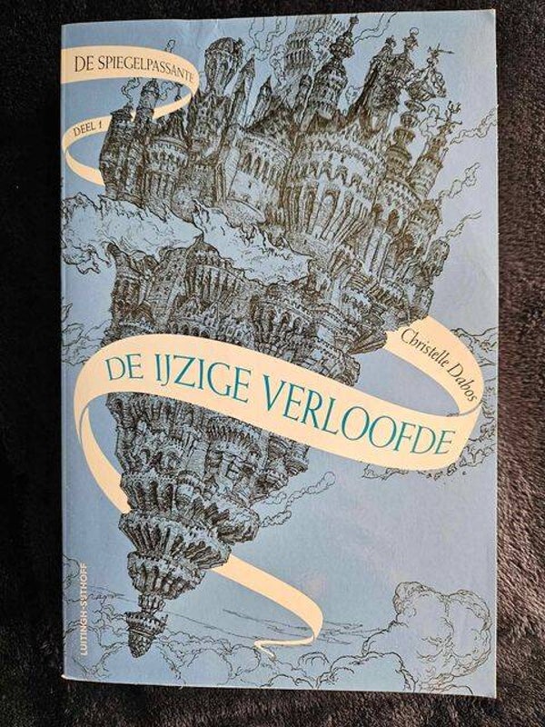 Christelle Dabos De spiegelpassante 1 - De ijzige verloofde