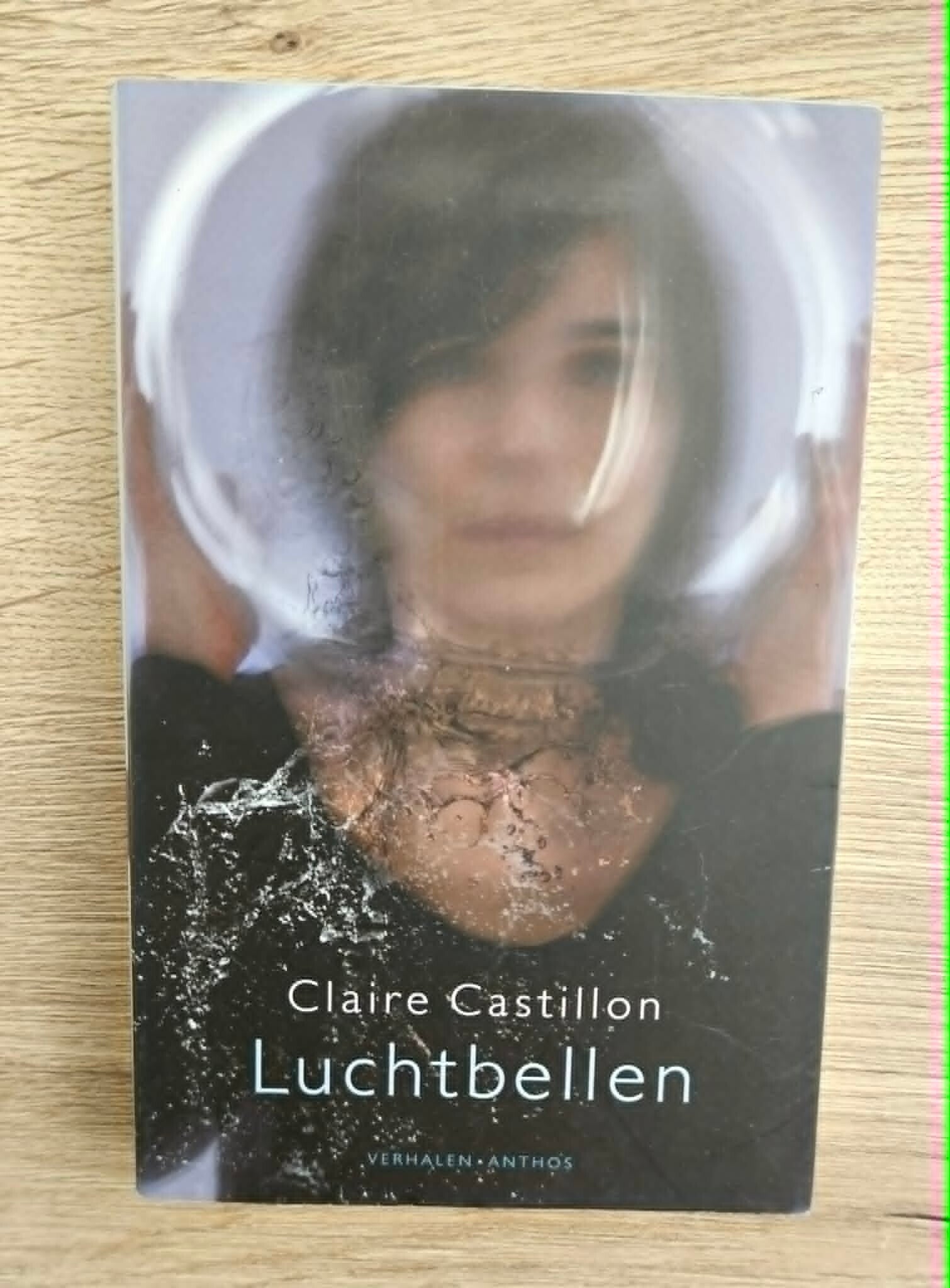 Claire Castillon - Luchtbellen