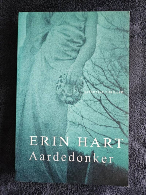 Erin Hart - Aardedonker