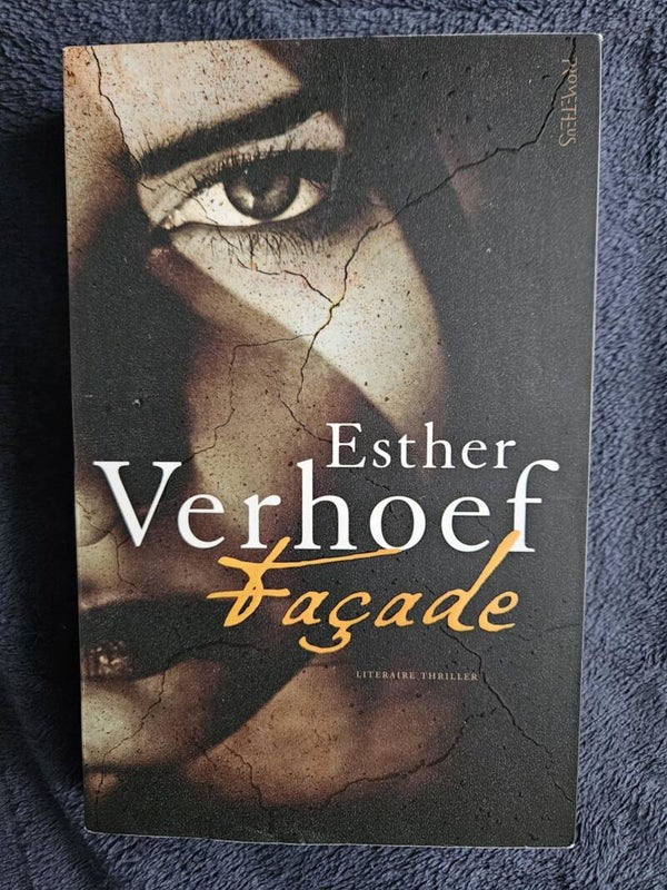 Esther Verhoef - Façade
