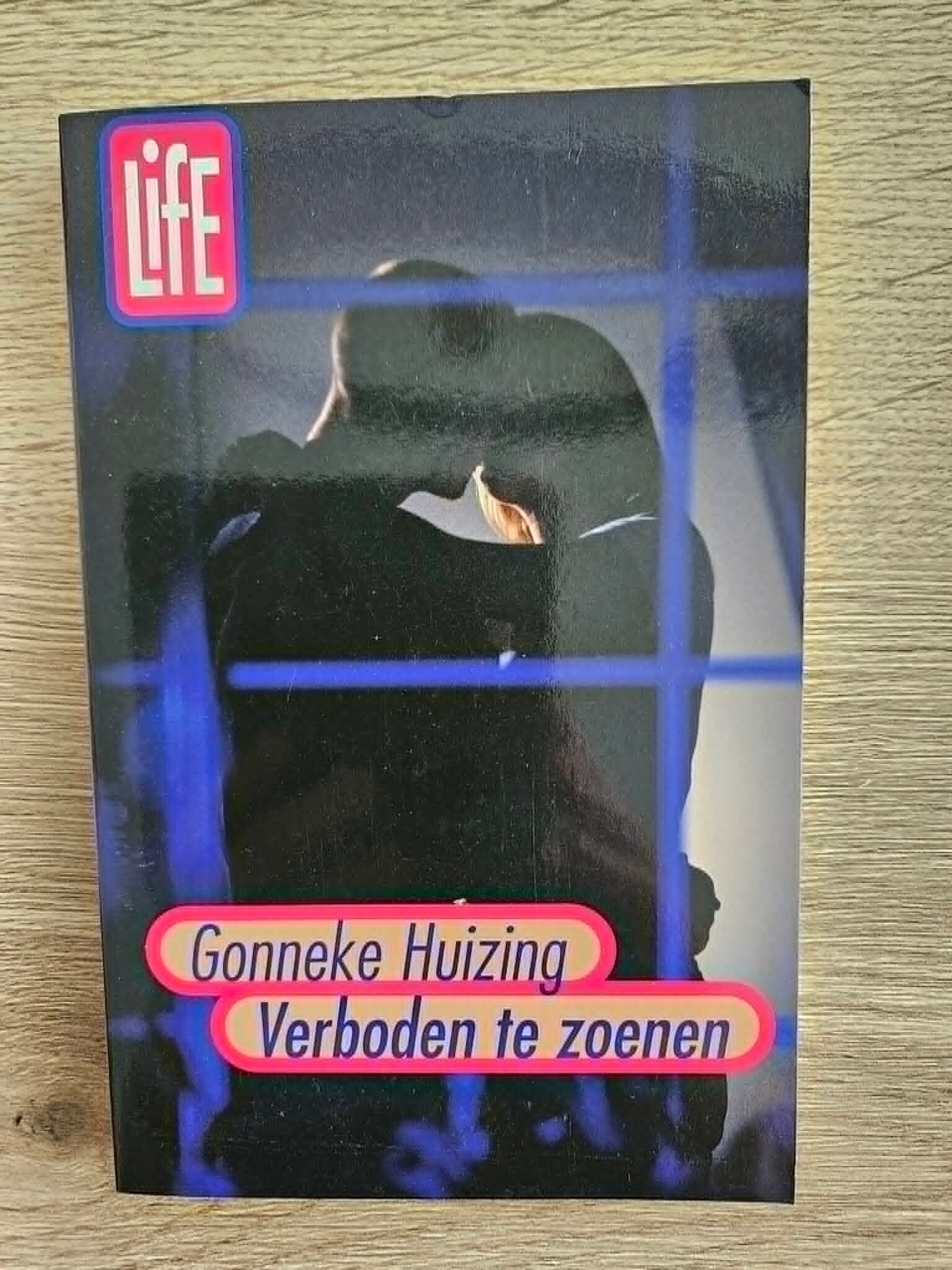 Gonneke Huizing - Verboden te zoenen