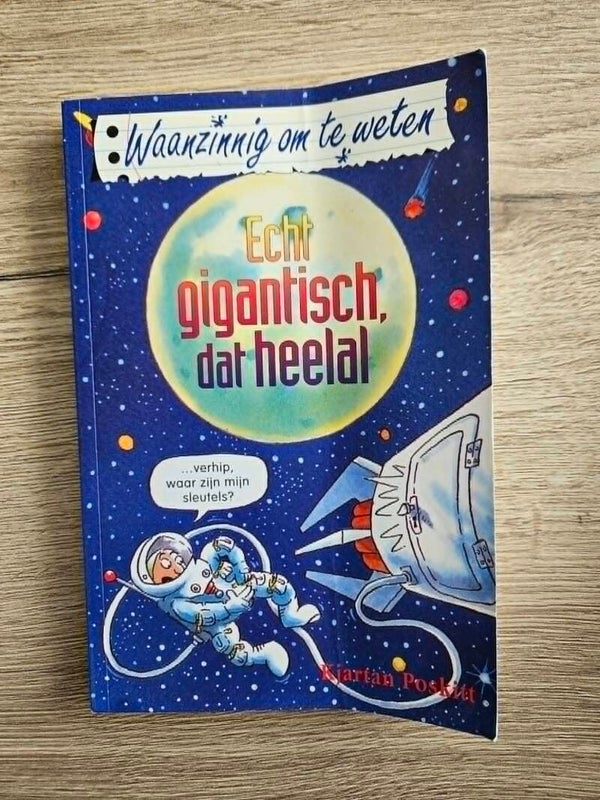 Kjartan Poskitt - Echt gigantisch, dat heelal