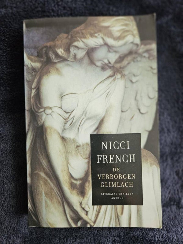 Nicci French - De verborgen glimlach