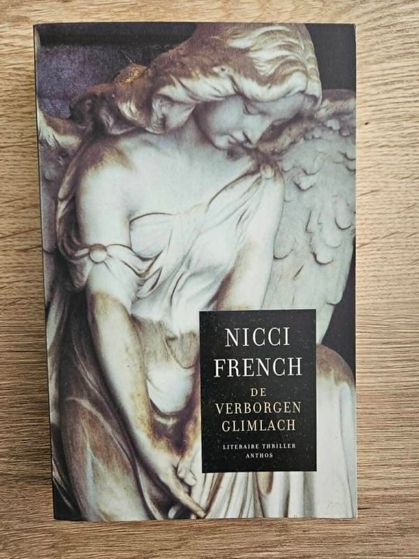 Nicci French - De verborgen glimlach