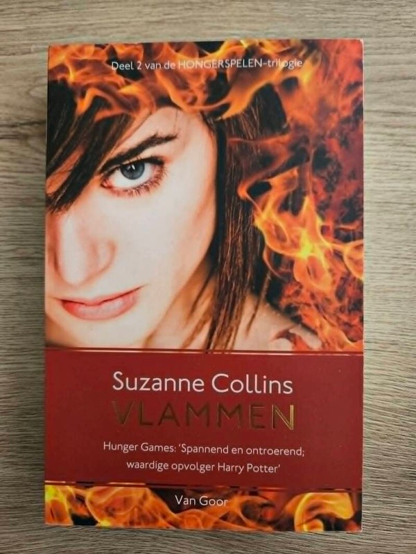 Suzanne Collins - Vlammen