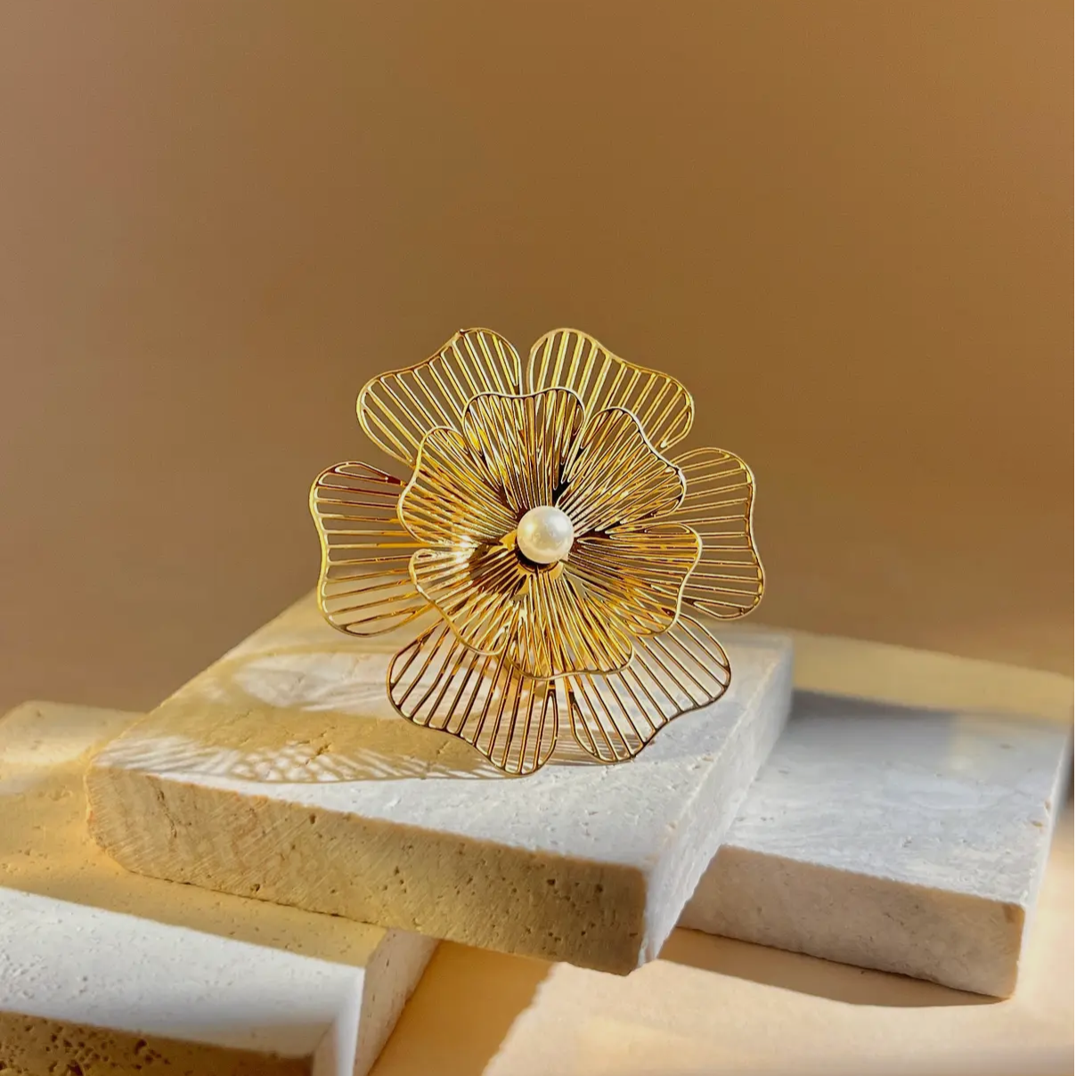 Bague fleur dorée en acier inoxydable 🌸✨