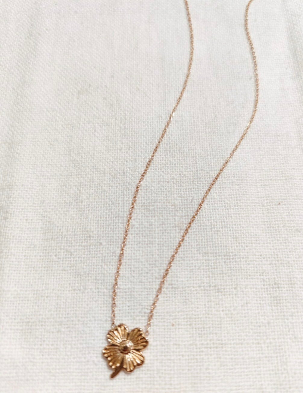 Collier doré, trèfle à 4 feuilles 🍀💫