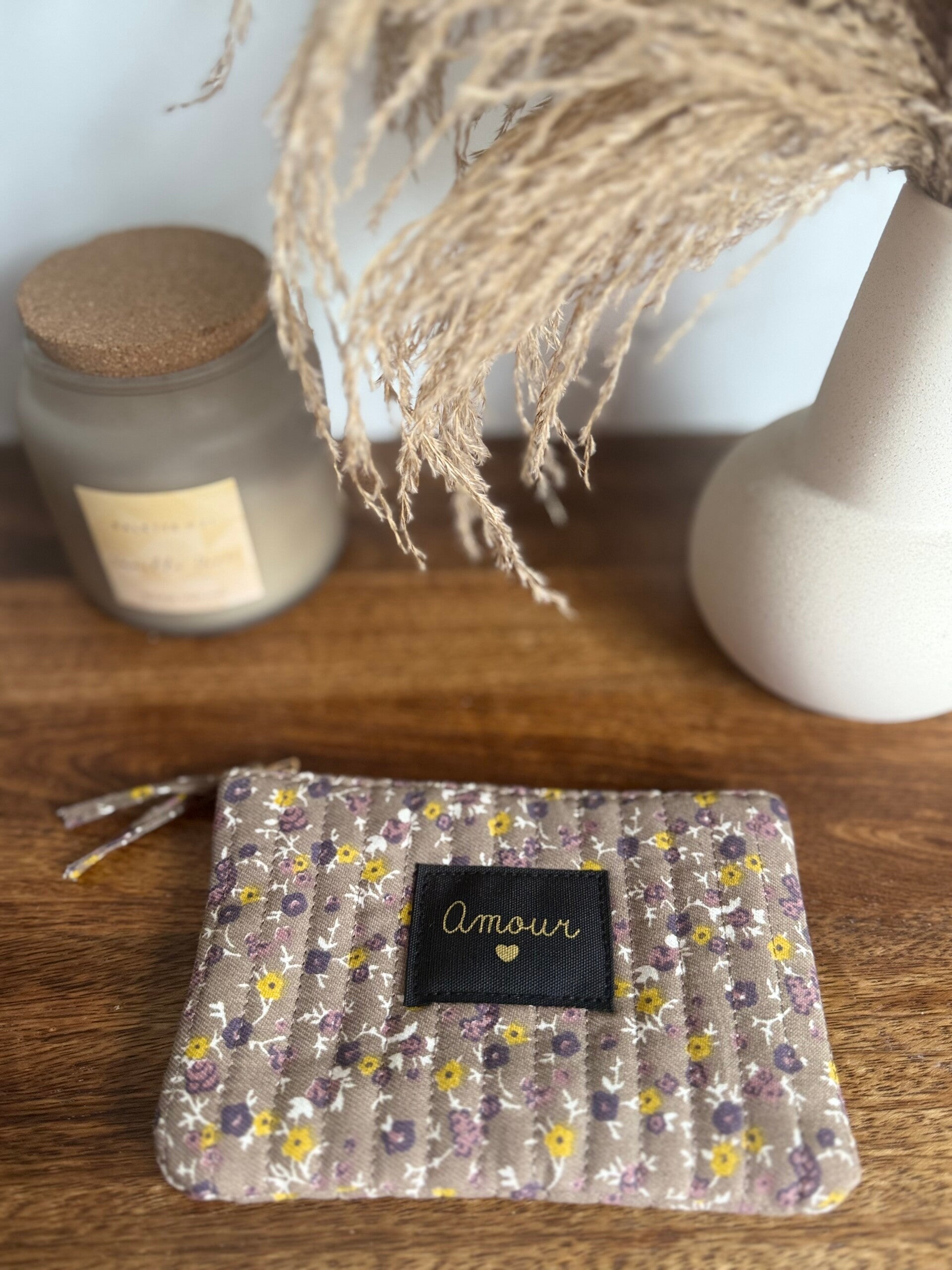 Trousse “Amour” Fleurie – Cute & Romantique 🌸💖