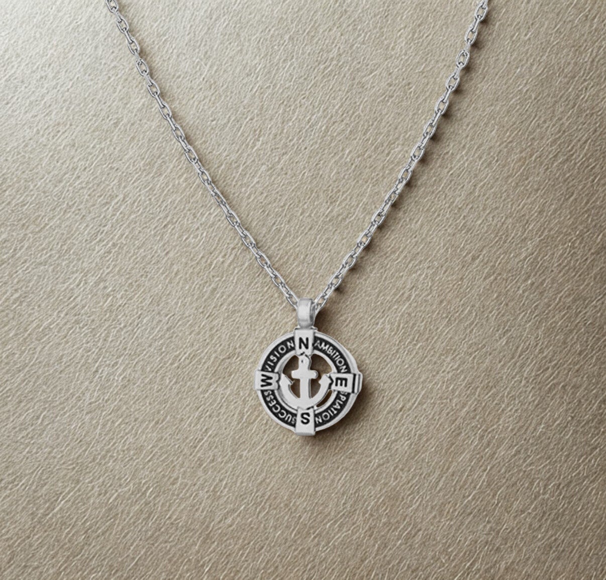 COLLIER HOMME AVEC PENDENTIF BOUCLE ANCRE