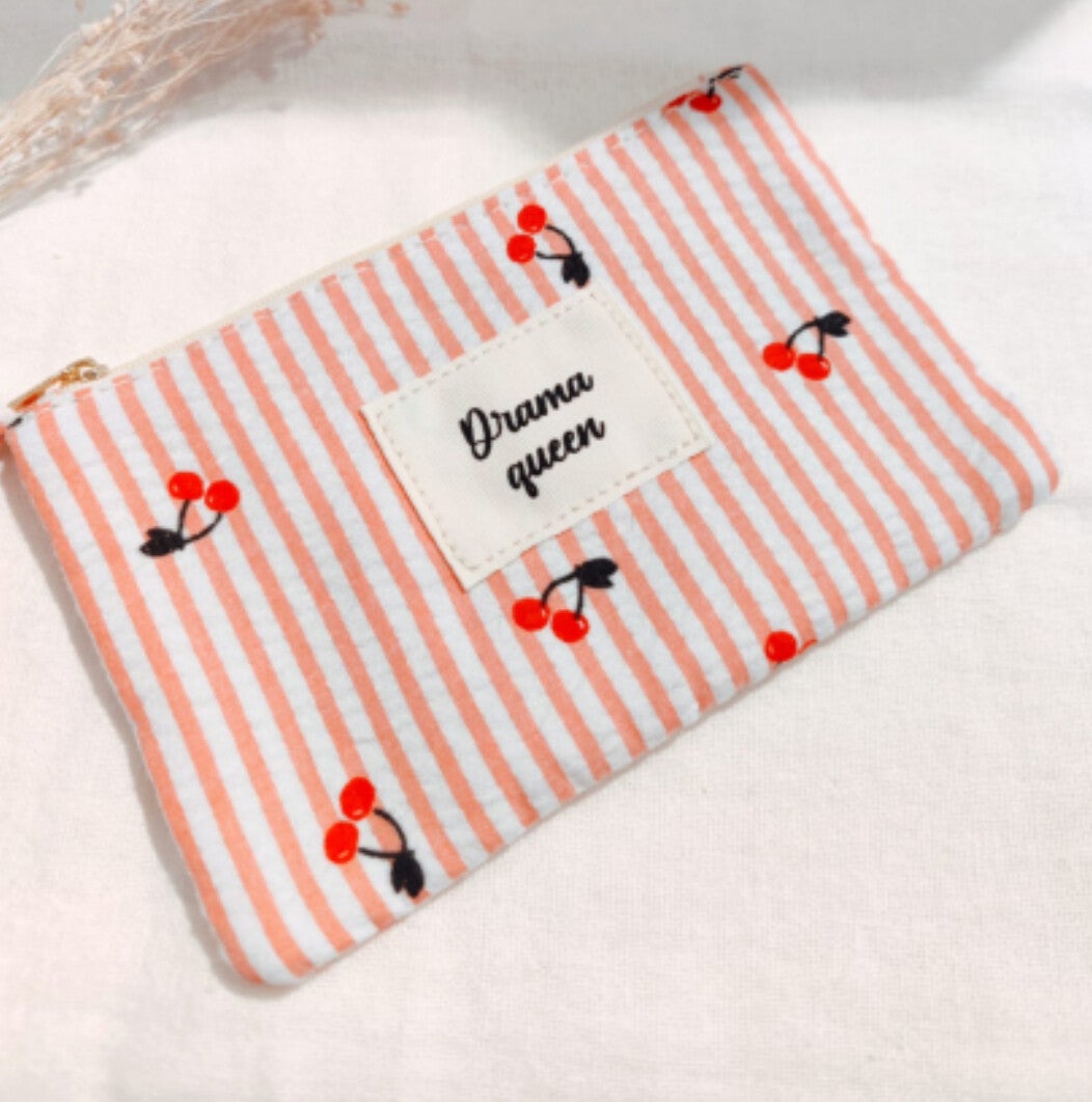 Pochette cerises rayures Drama queen rose