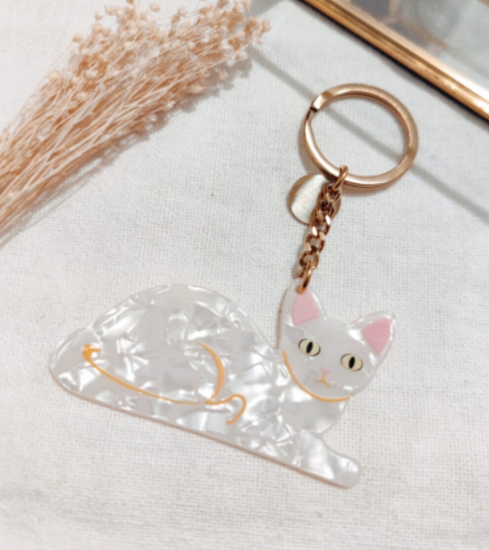 Porte clef résine chat blanc 🐱