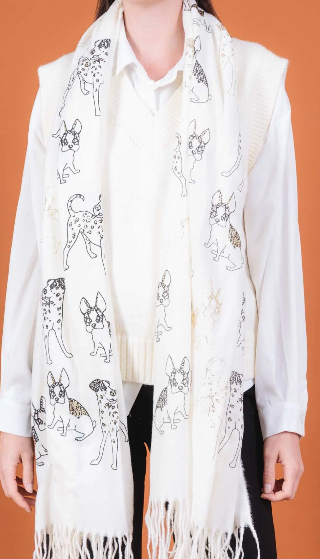 Foulard femme, blanc à motifs et chien