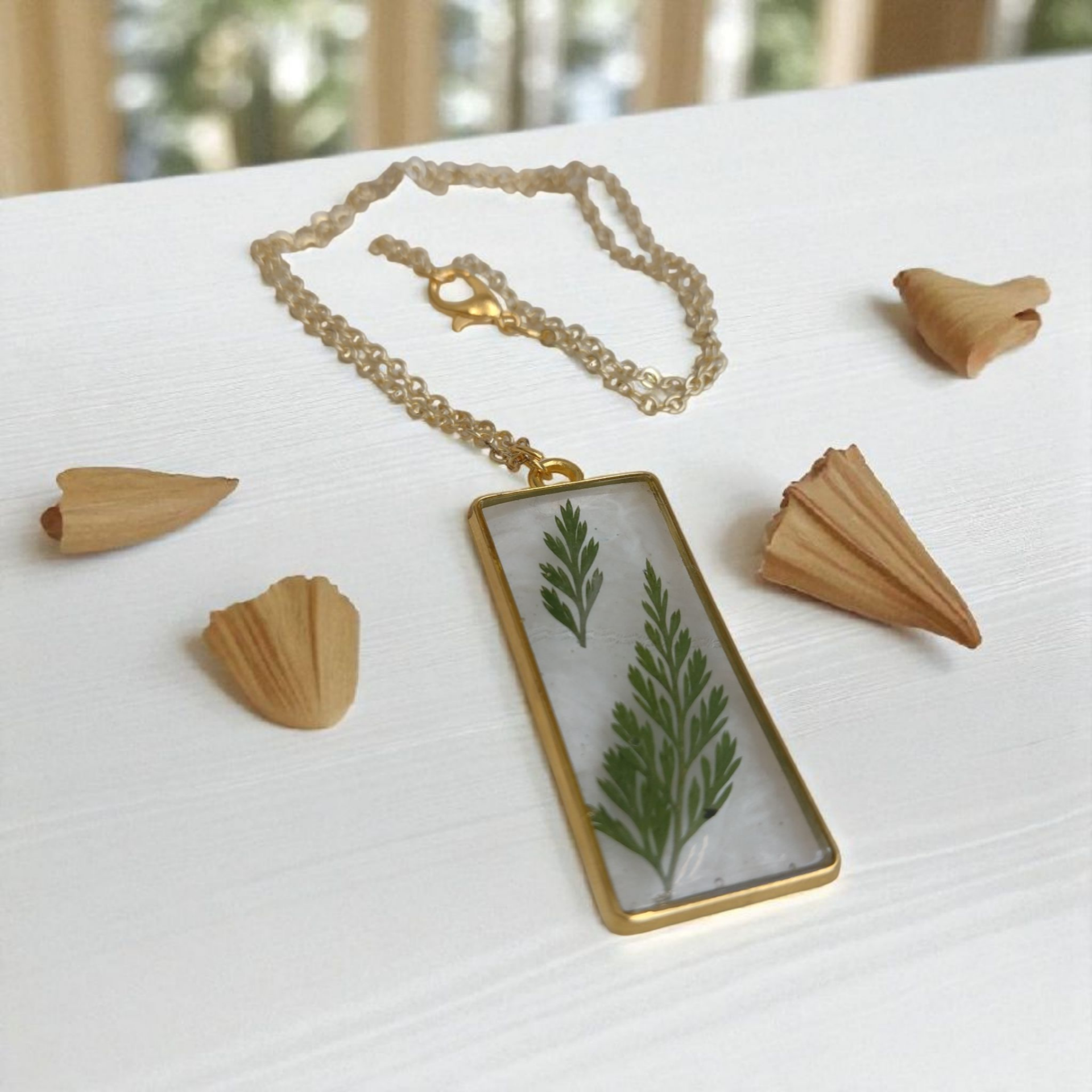 Łańcuszek z zawieszką nr. 21