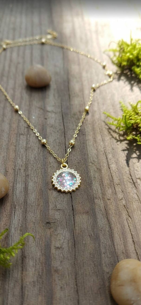 Naszyjnik "Solaris Halo" – Medalion Pełen Światła