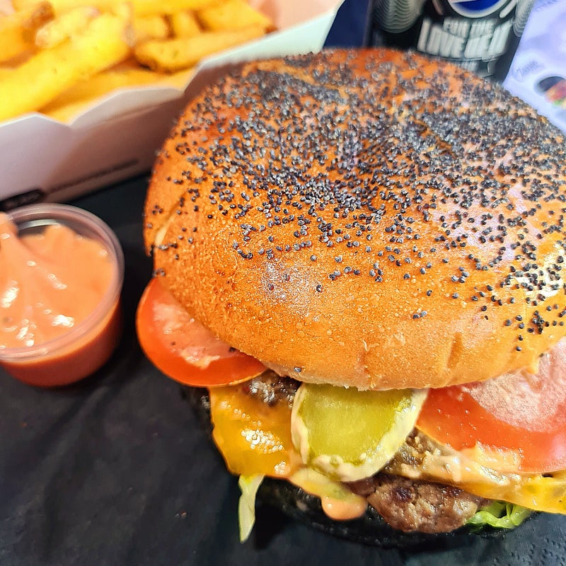 Sortir à Orléans _ fast-food black and white burger _ 02.jpg