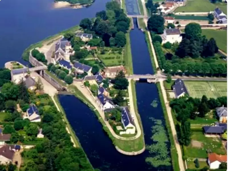 Photo de la ville de combleux sur le site www.sortiraorleans.fr 