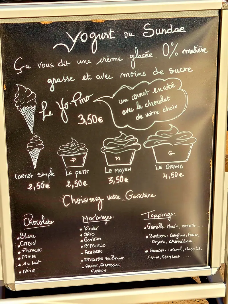 Photo du Menu du glacier Yo Pino Yogurt sur le site Sortir a Orleans 