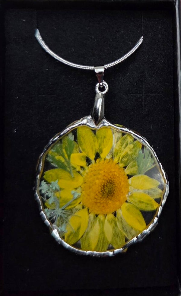 Carlow Resin Crafts – Handmade Botanical Resin Necklace