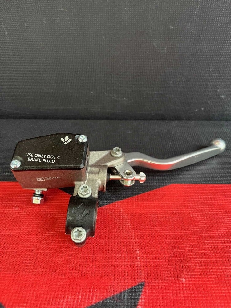 Formula Voorrem pomp