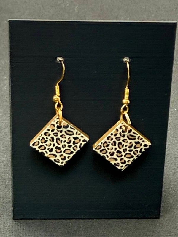 Boucles d'oreilles Léopard crées avec des briques Lego