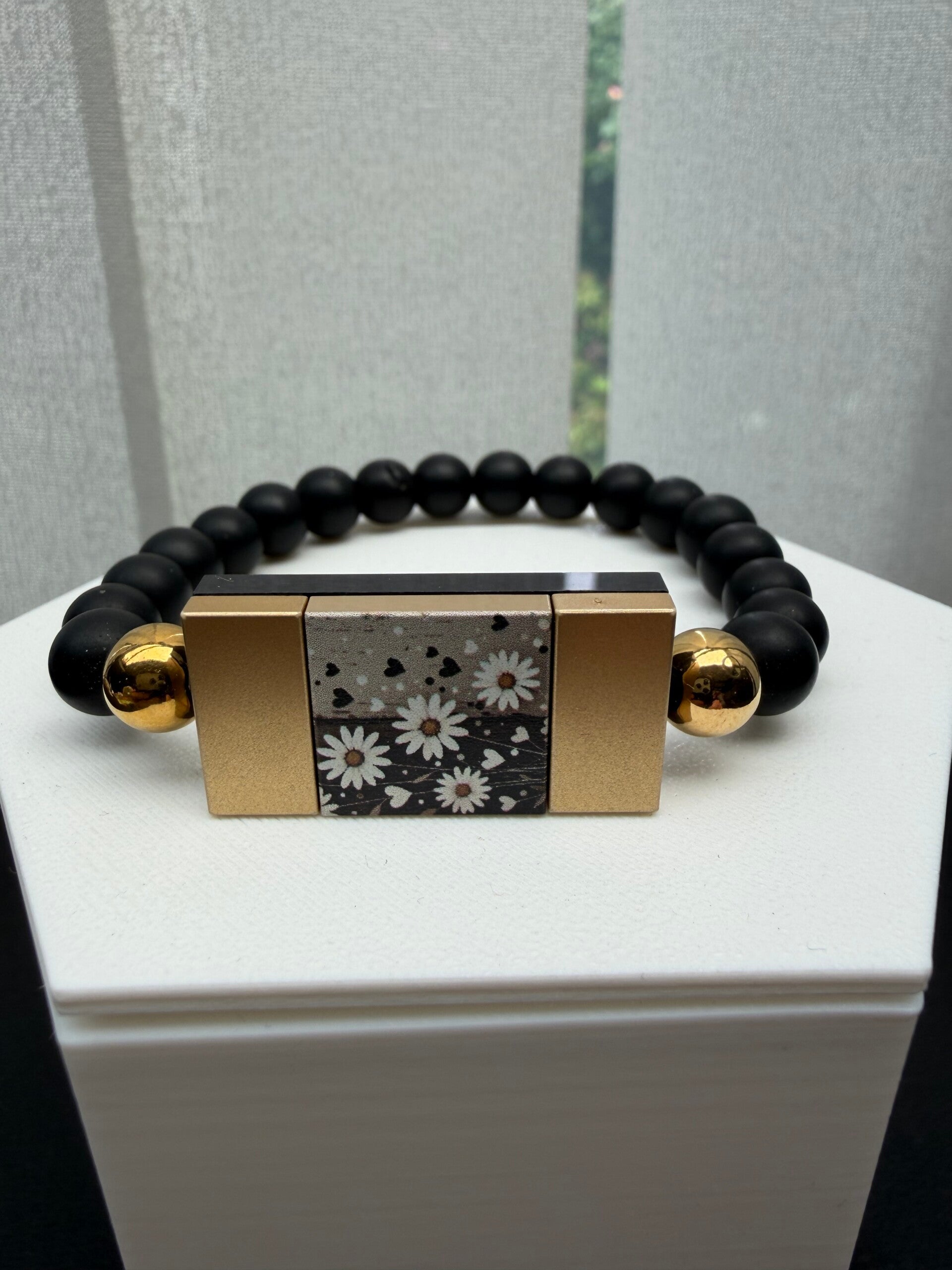 Bracelet femme fleurs perles noires fait main — LeKlic en briques LEGO®
