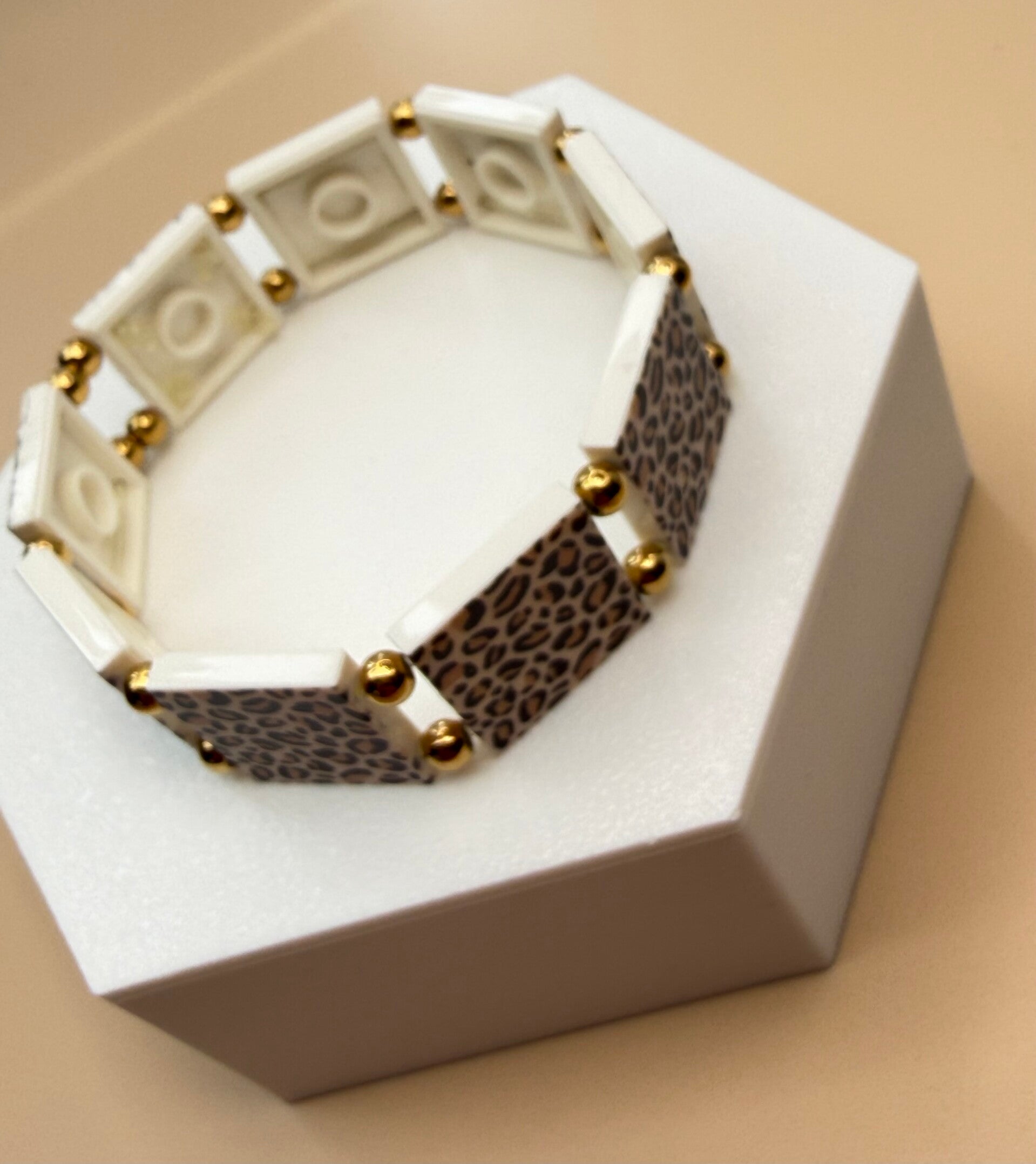 Bracelet femme léopard  sur des briques blanches LEGO fait main France