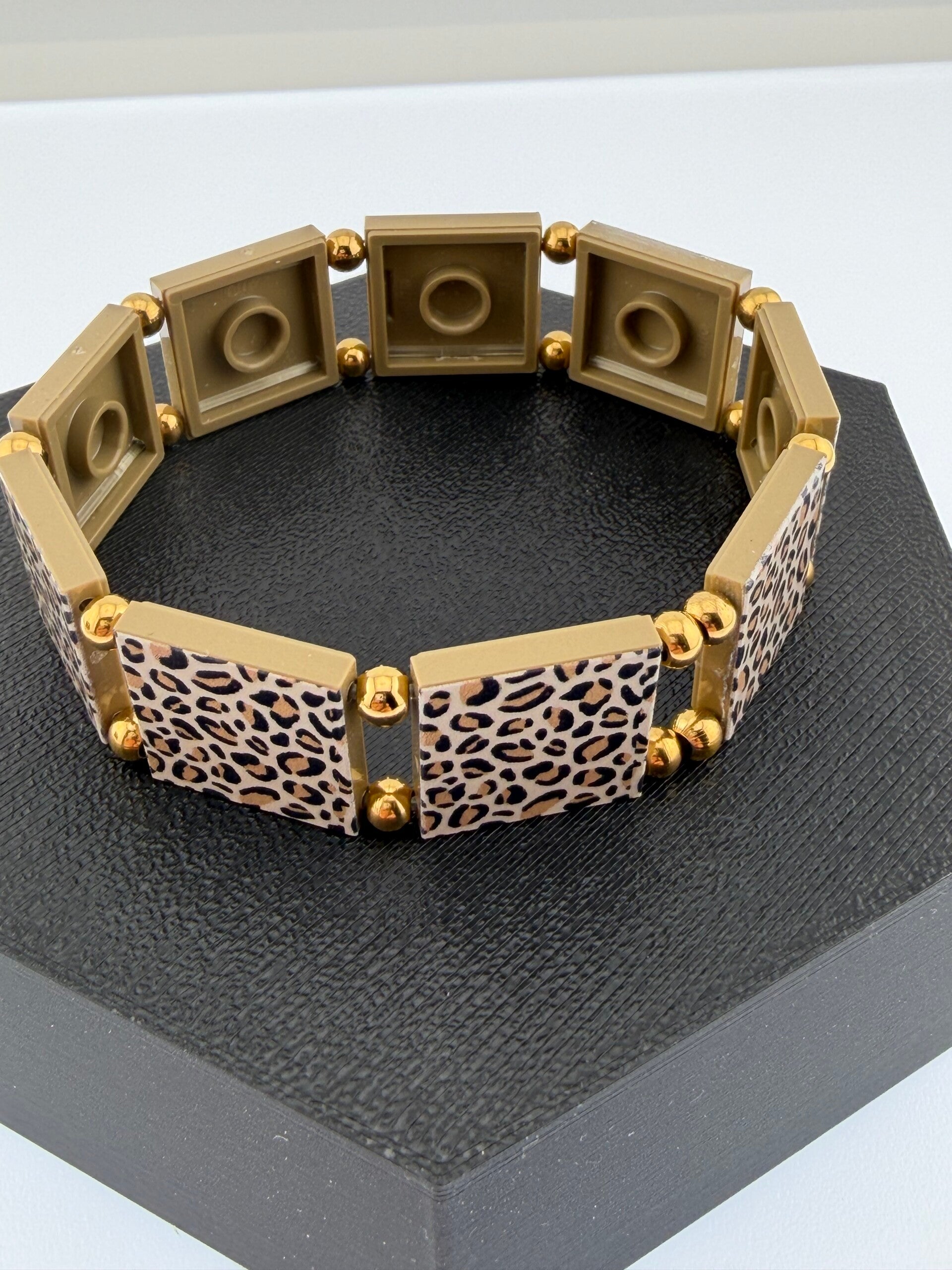Bracelet femme léopard sur des briques taupe LEGO fait main France