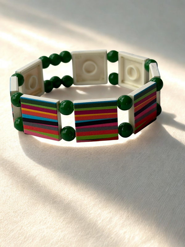 Bracelet LeKlic® Rayures Multicolores – Briques LEGO® & Perles Vertes