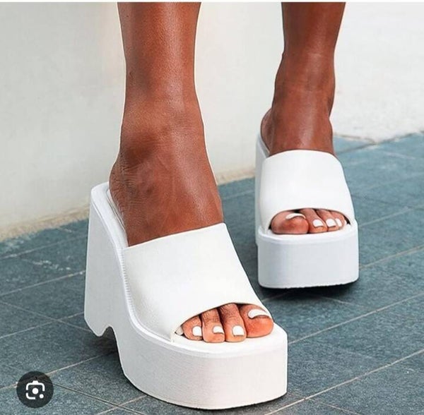 Plataformas blancas size 8