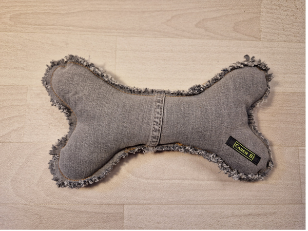 Caren B Hondenspeeltje Bone Jeans 7