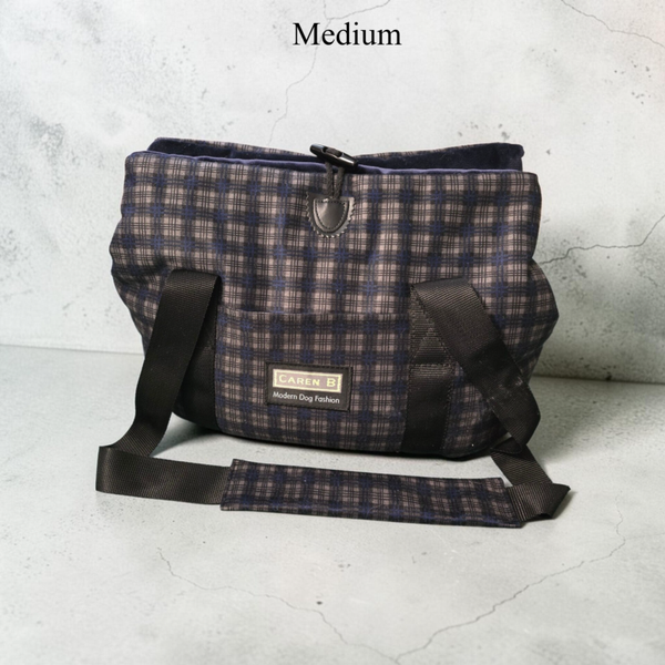 Caren B draagtas Classy Blue