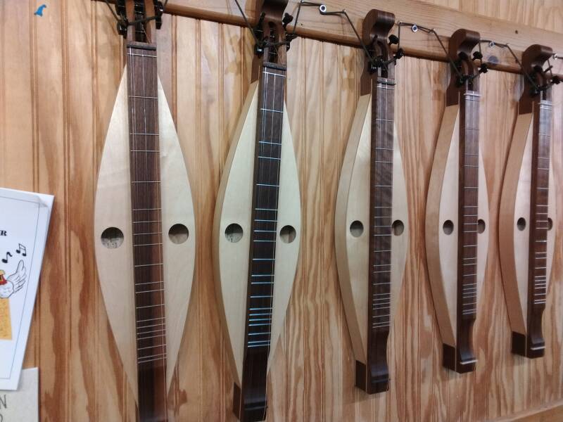 マウンテンダルシマー　mountain dulcimar made in ＵＳＡ Handmade Mountain Dulcimers for Sale | Folkcraft Instruments