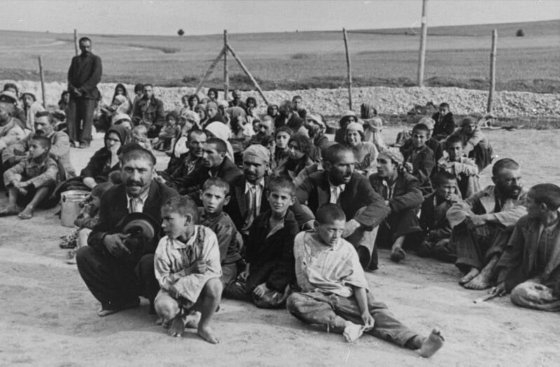1940, Prisonniers Roms au camp de Bełżec.