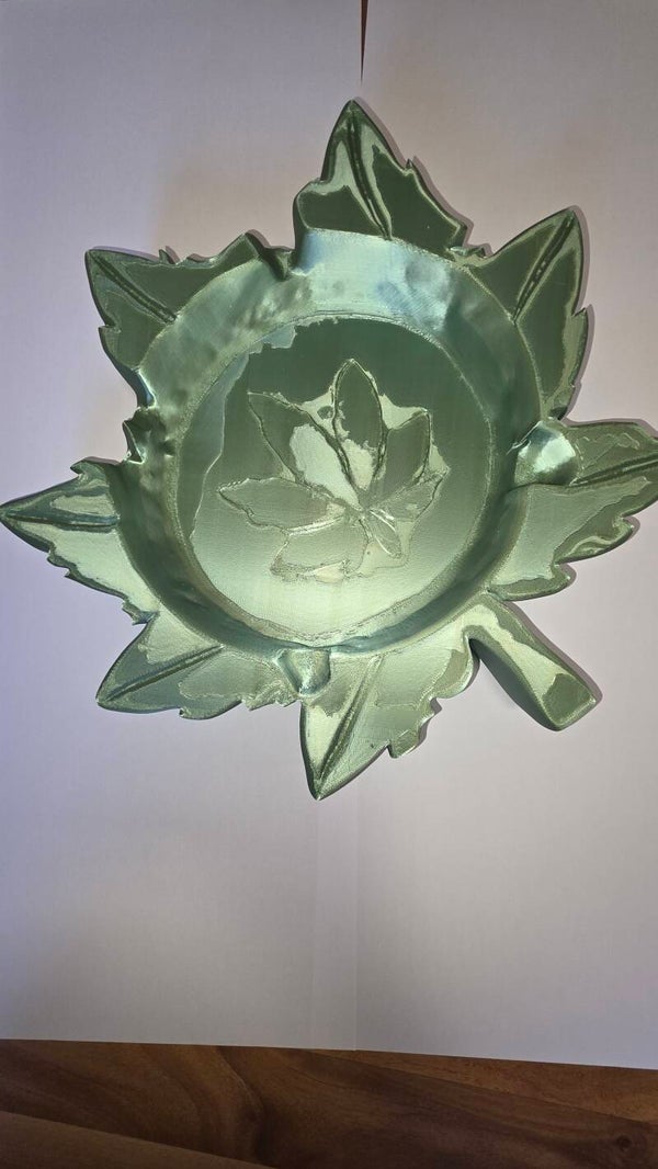 Riesen Hanfblatt Aschenbecher