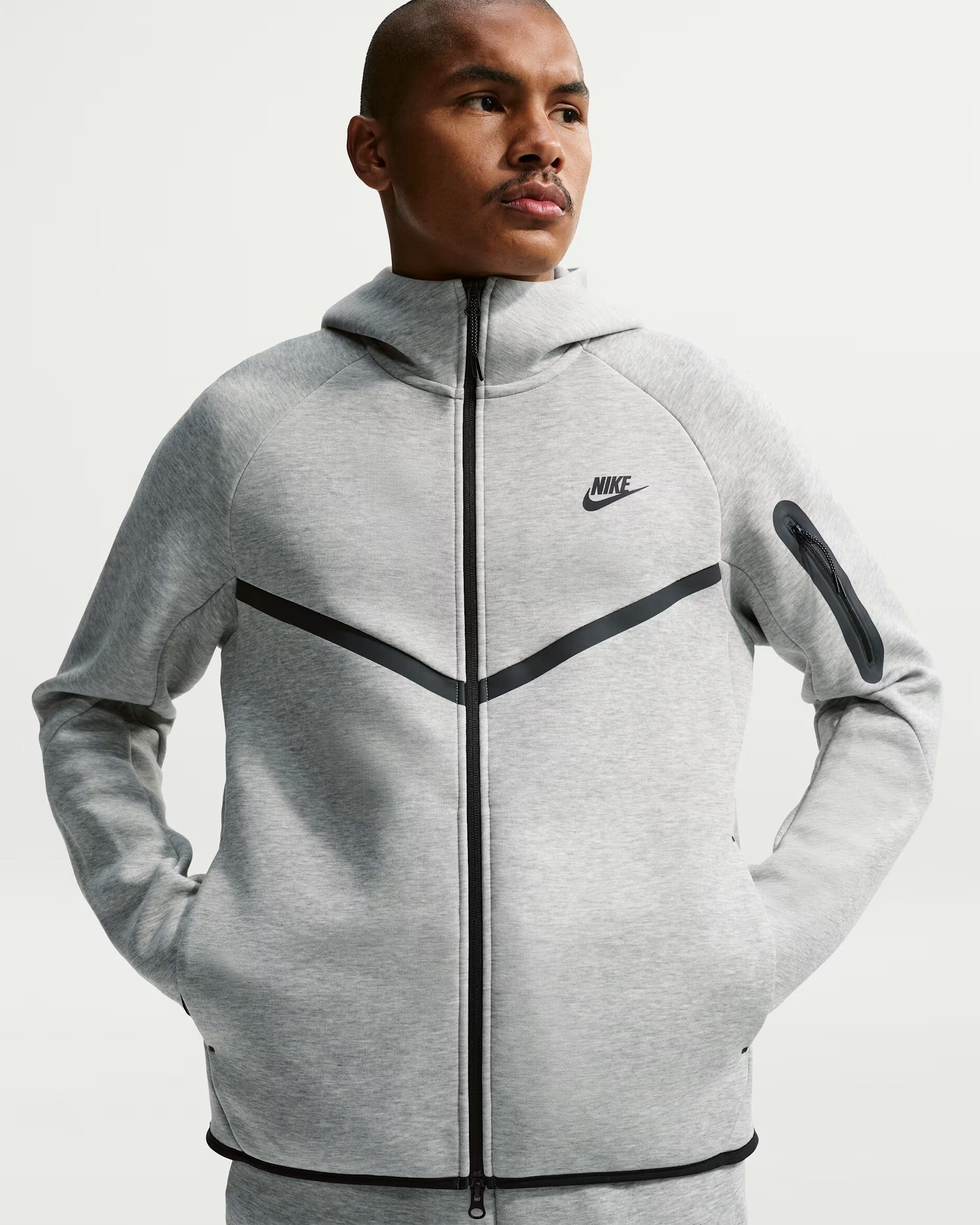 NIKE TECH