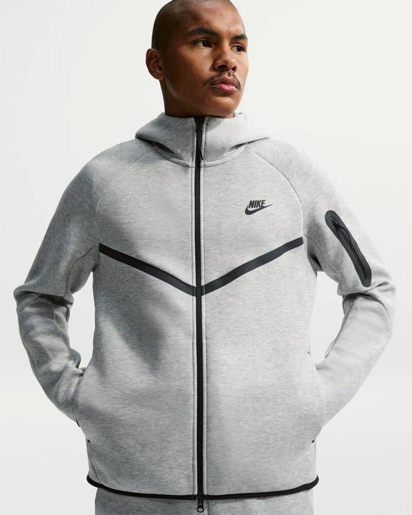 NIKE TECH