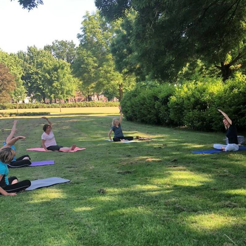 Yoga in het park