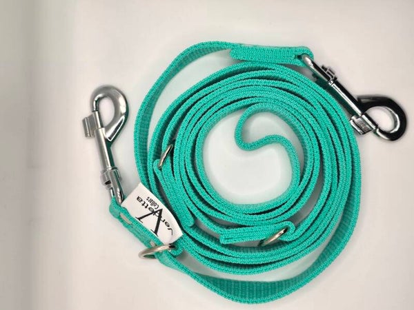 Lange lijn 2,5 meter met karabijn  mint