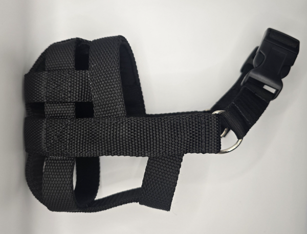 Muilkorf groot zwart ( geschikt voor grote rassen, bijvoorbeeld American Staffordhire terrier, Herders of Berner Sennen h