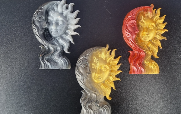 Sonne und Mond aus Epoxidharz