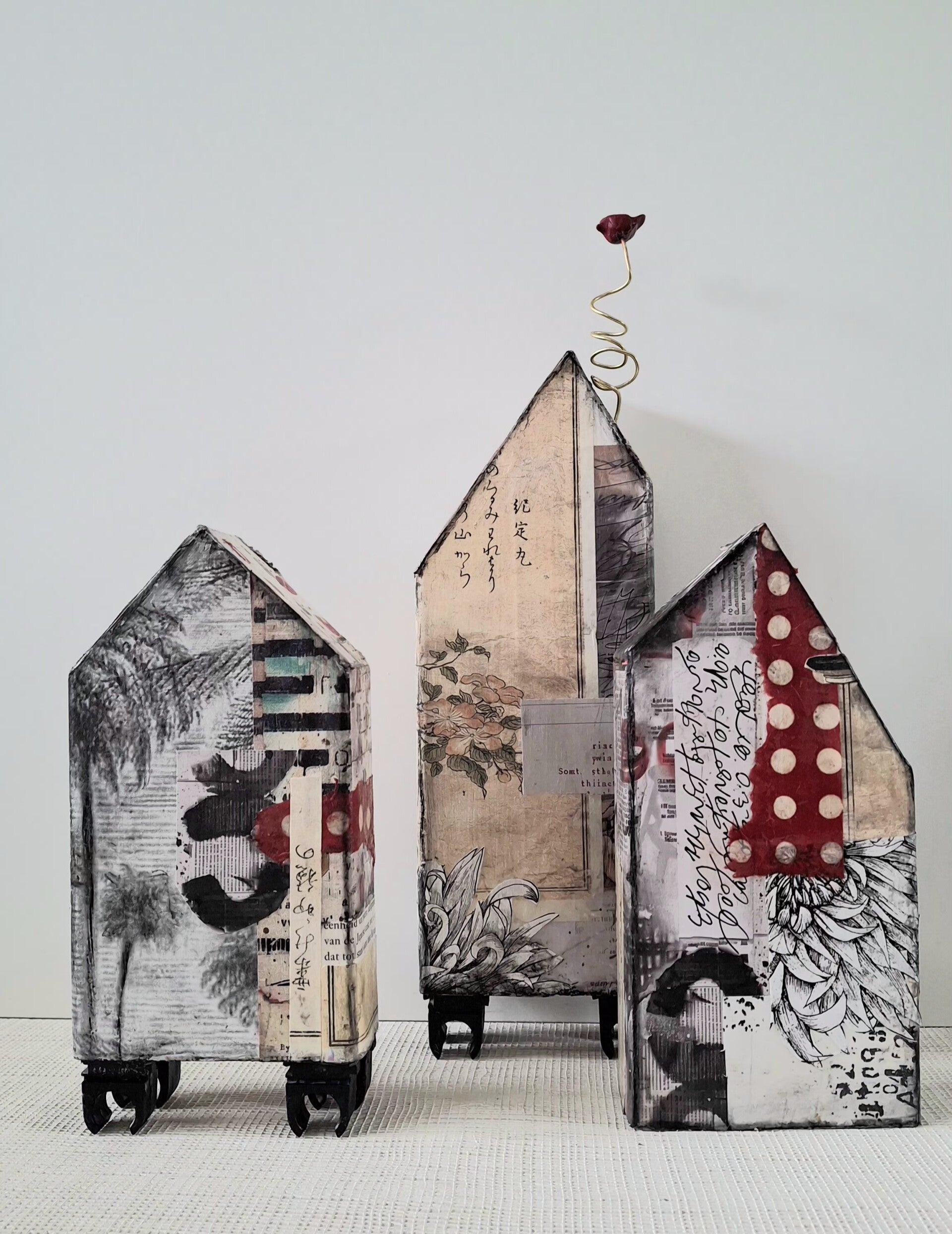 Mixed Media met papier en diverse materialen