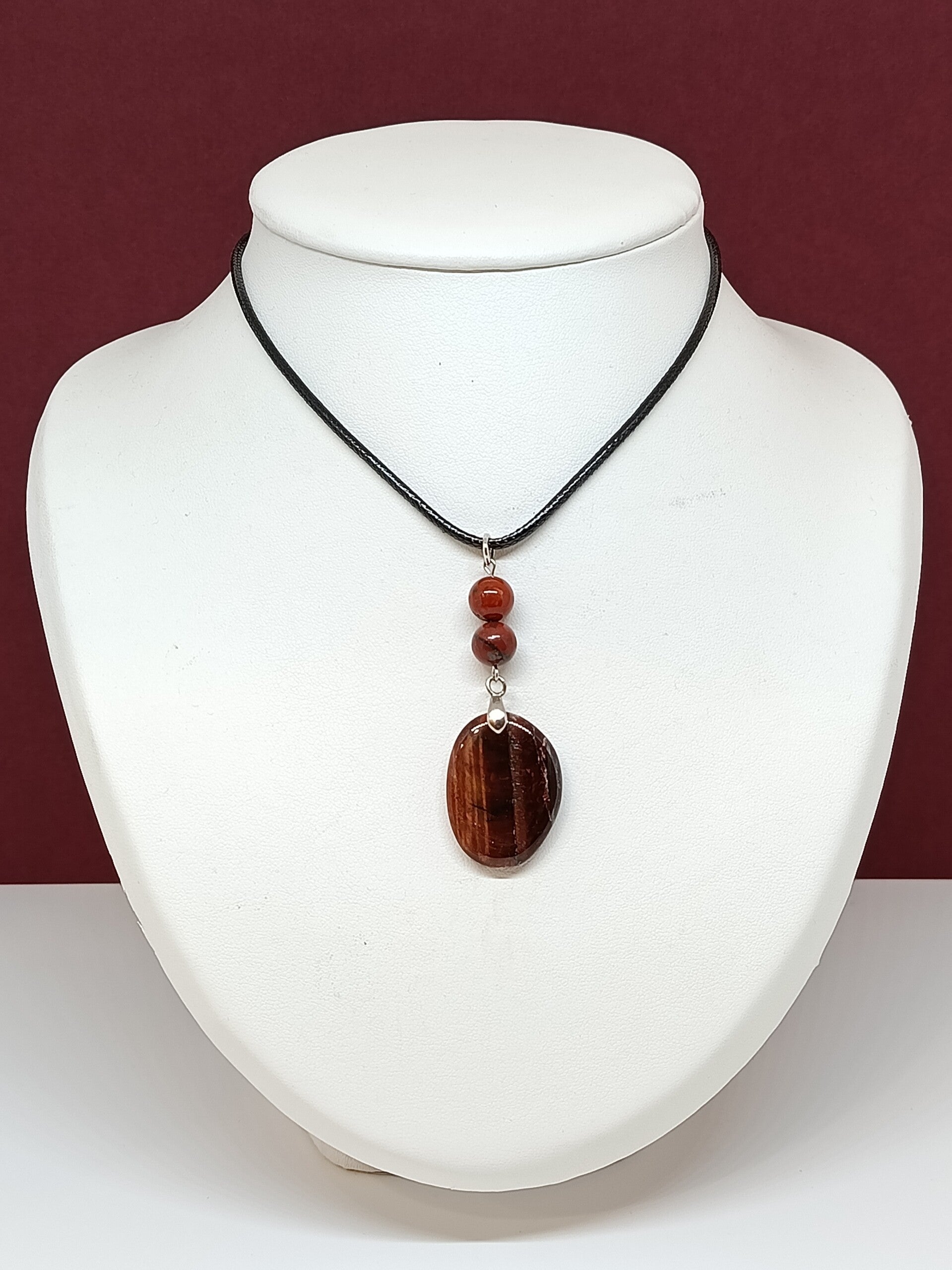 Pendentif artisanal -  pierres naturelles oeil de taureaux- La force soit avec toi