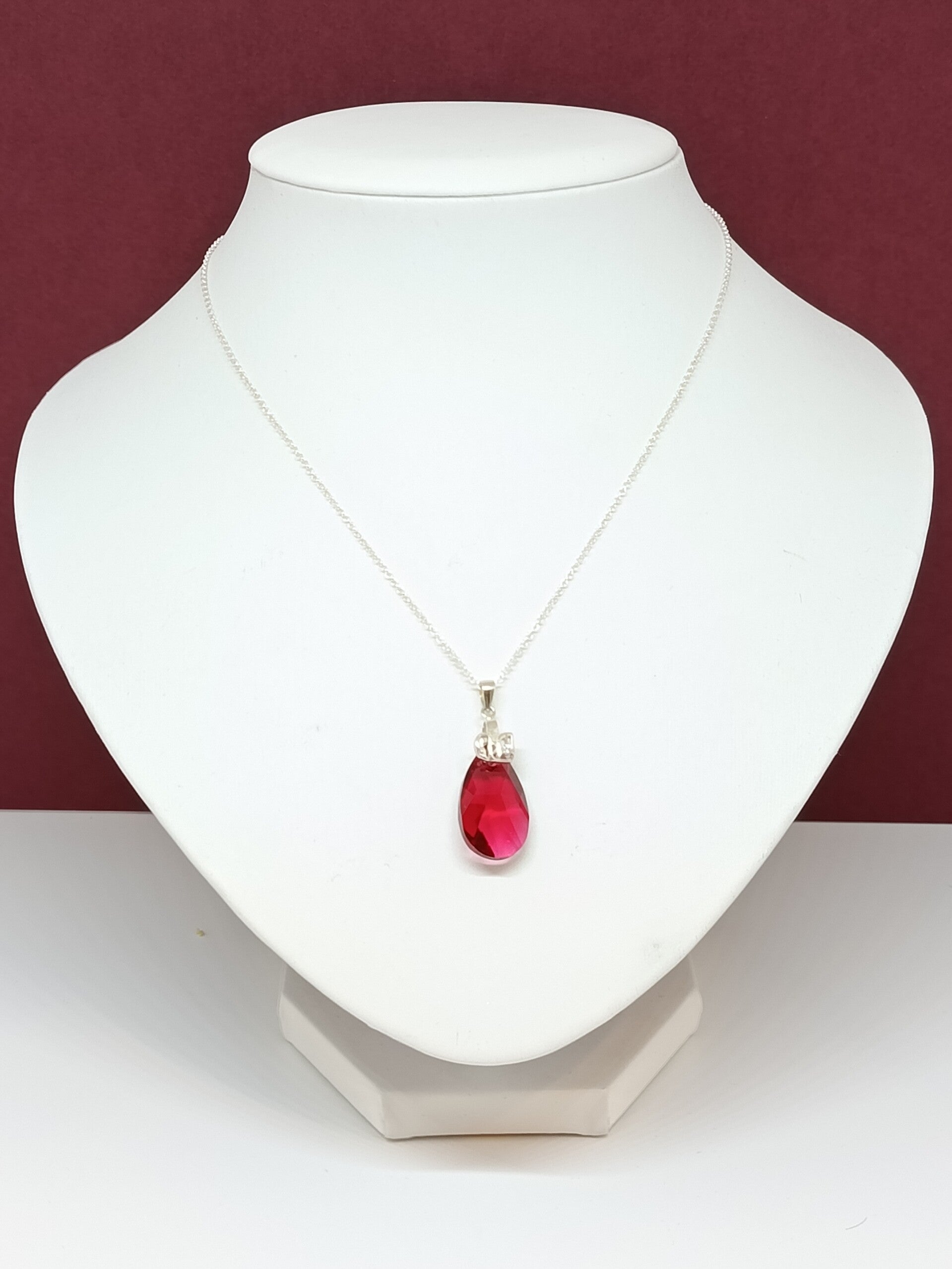 Pendentif  cristal goutte rouge - fait main - L'Eclatant