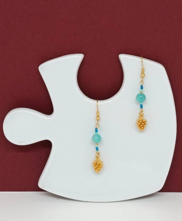 Boucles d’oreilles amazonite & pomme de pin dorée – Forêt Turquoise