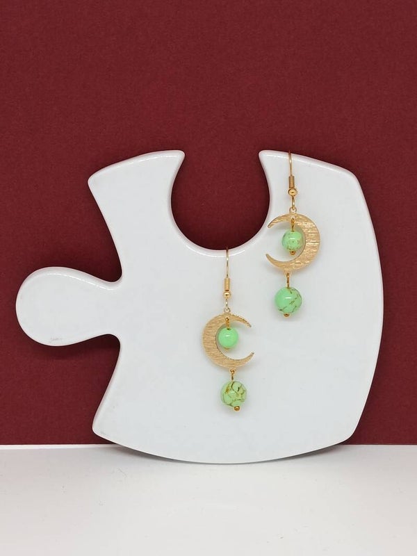 Boucles d’oreilles artisanales howlite coquillage vert anis – Lune d’Anis