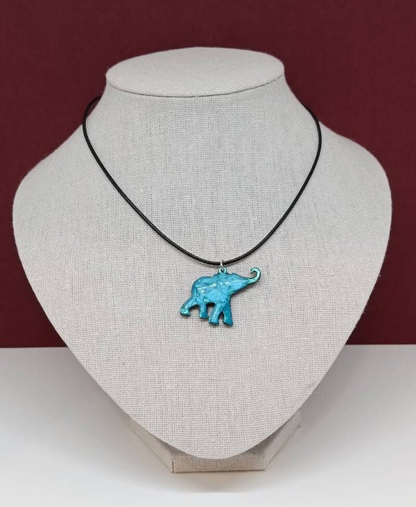 Pendentif éléphant bleu en bois peint à la main - Eléphant Azur