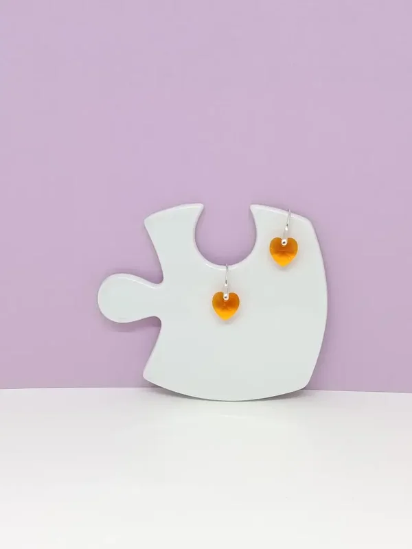 Boucles d’oreilles cœur en cristal orange montée à la main – Auréline